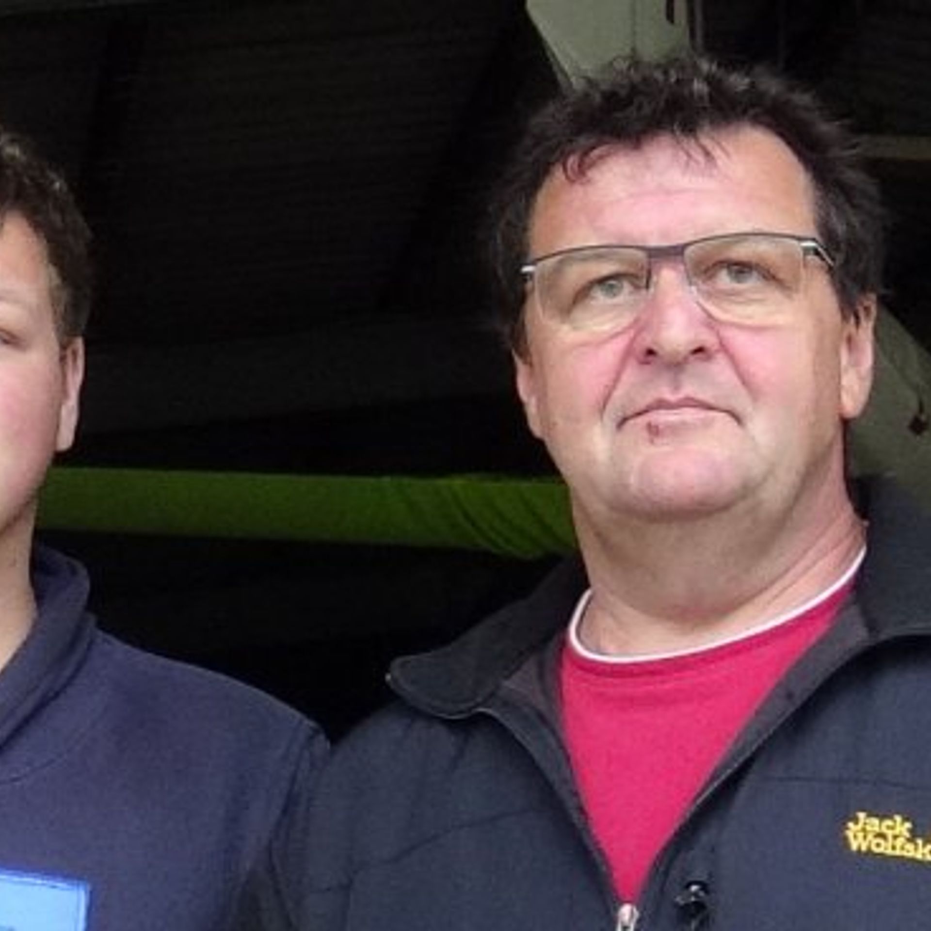 Vater und Sohn bestehen Pilotenprüfung